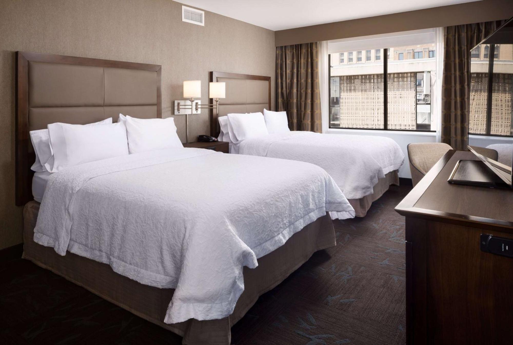 Hampton Inn & Suites Dallas Downtown Экстерьер фото